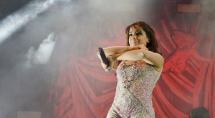Poderosa, Anitta leva fãs betinenses ao delírio Poderosa, Anitta leva fãs betinenses ao delírio