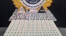 Homem é preso com mais de 380 porções de drogas no Duque de Caxias