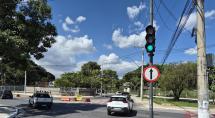 Obra parada da prefeitura preocupa moradores e motoristas